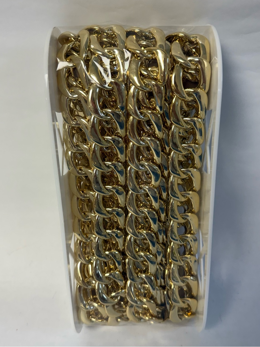 SIMPLICITY Golden Links Chain NWT